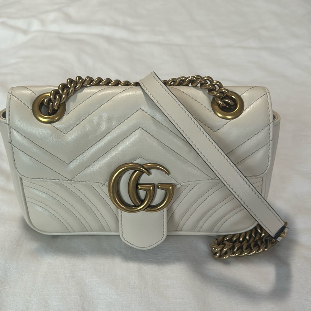 Gucci GG MARMONT SMALL SHOULDER BAG like new